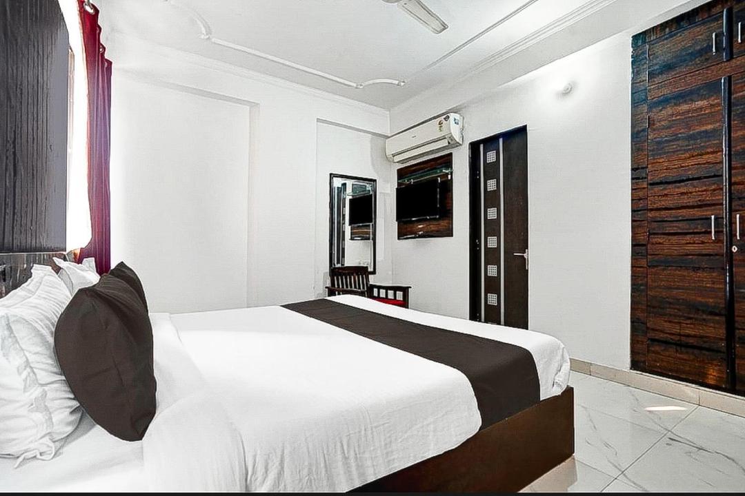 Hotel Sky Heights Jaipur Buitenkant foto