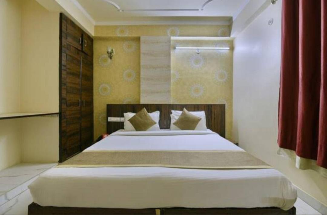 Hotel Sky Heights Jaipur Buitenkant foto