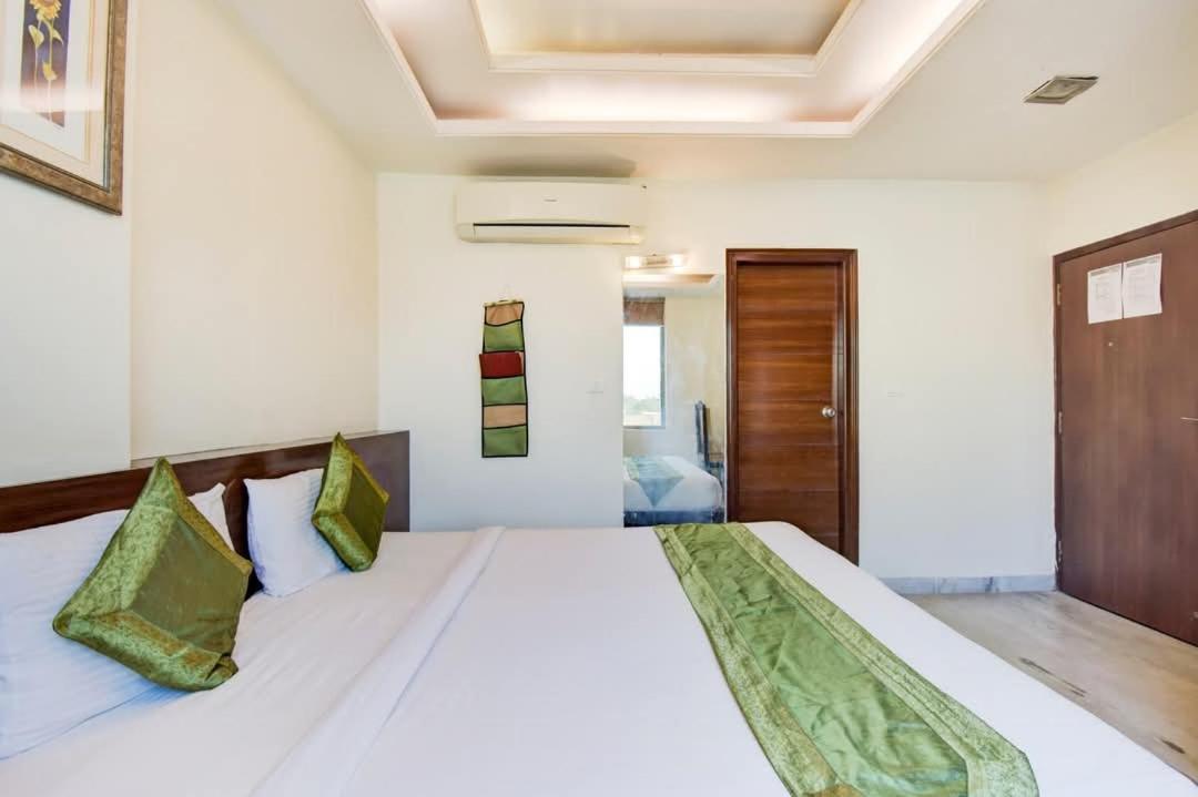 Hotel Sky Heights Jaipur Kamer foto