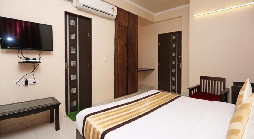 Hotel Sky Heights Jaipur Buitenkant foto